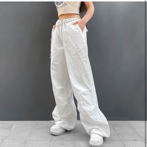Women’s white low waist cargo pants - Picture 3 of 11